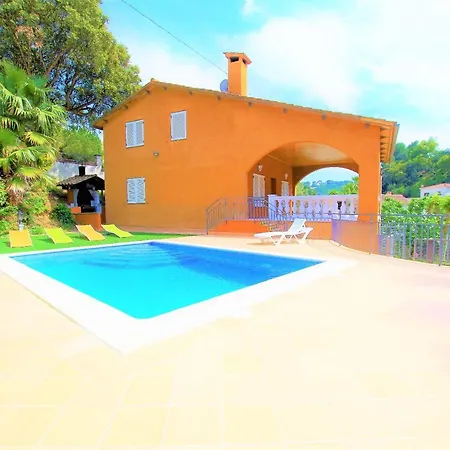 V&v Lloret: Beachside With Private Pool * Lloret de Mar
