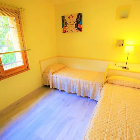 V&v Lloret: Beachside With Private Pool Holiday home *