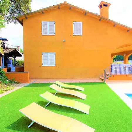 V&v Lloret: Beachside With Private Pool